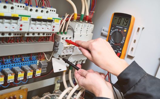 Elektri sise- ja välispaigaldustööd koos elektriohutuse alase täiendusõppega kuni ja üle 1 000 V